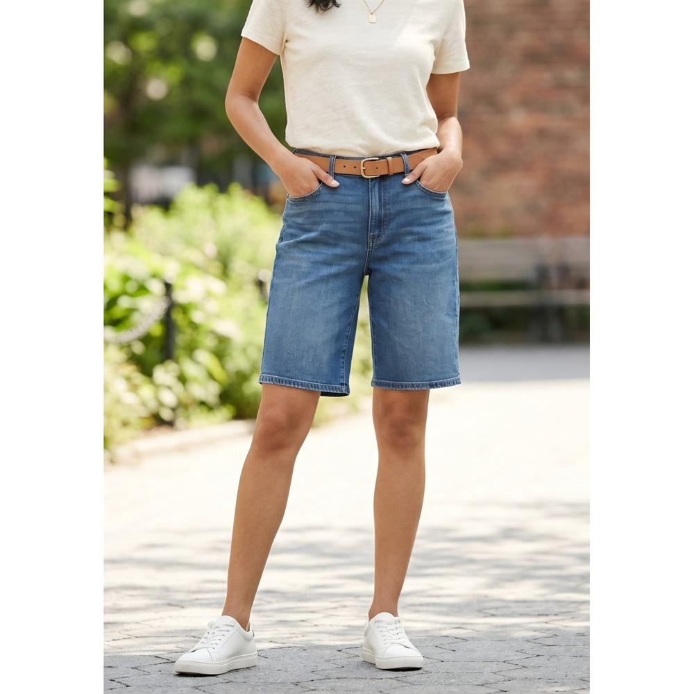 Wrangler Womens High Rise Denim Shorts Medium Wash Blue Size 6/28